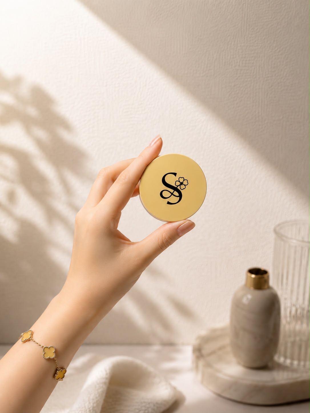 Shiora Sleeping Mask jar lid