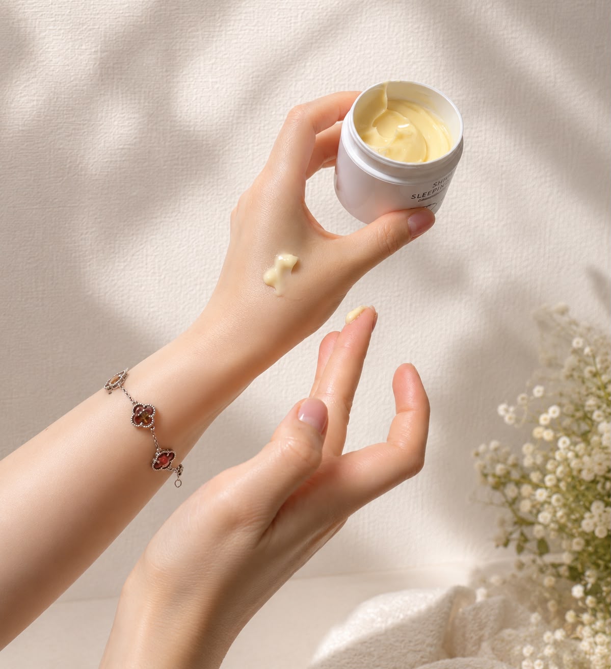 SHIORA Sleeping Mask texture and application